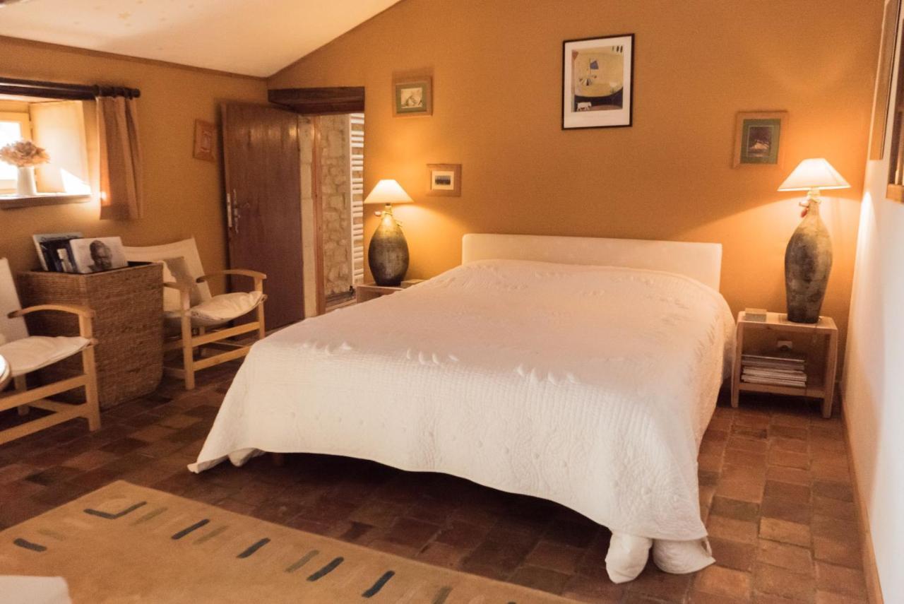 Le Clos Des Fayes Berthegon Exterior foto