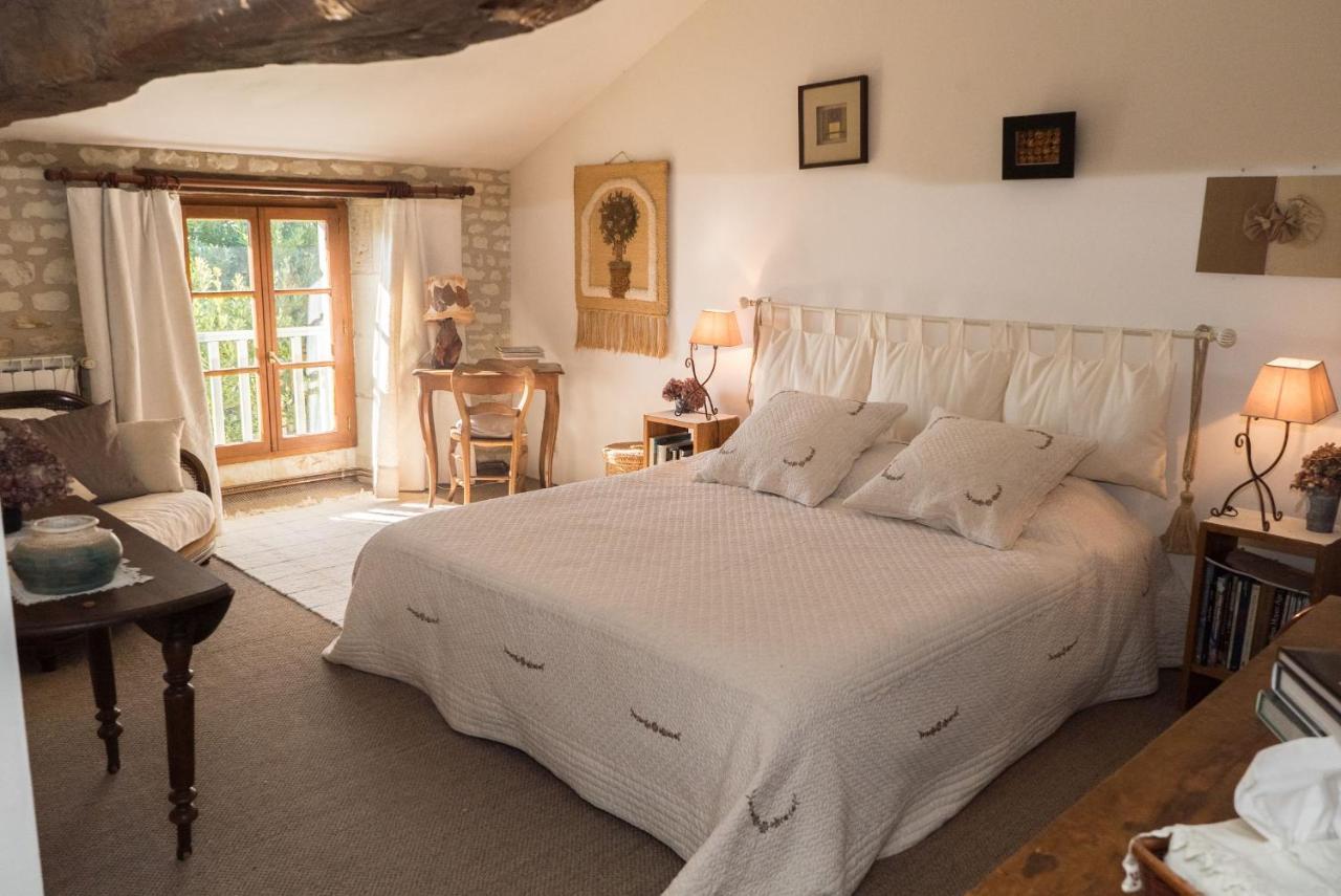 Le Clos Des Fayes Berthegon Exterior foto