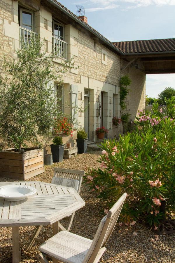 Le Clos Des Fayes Berthegon Exterior foto