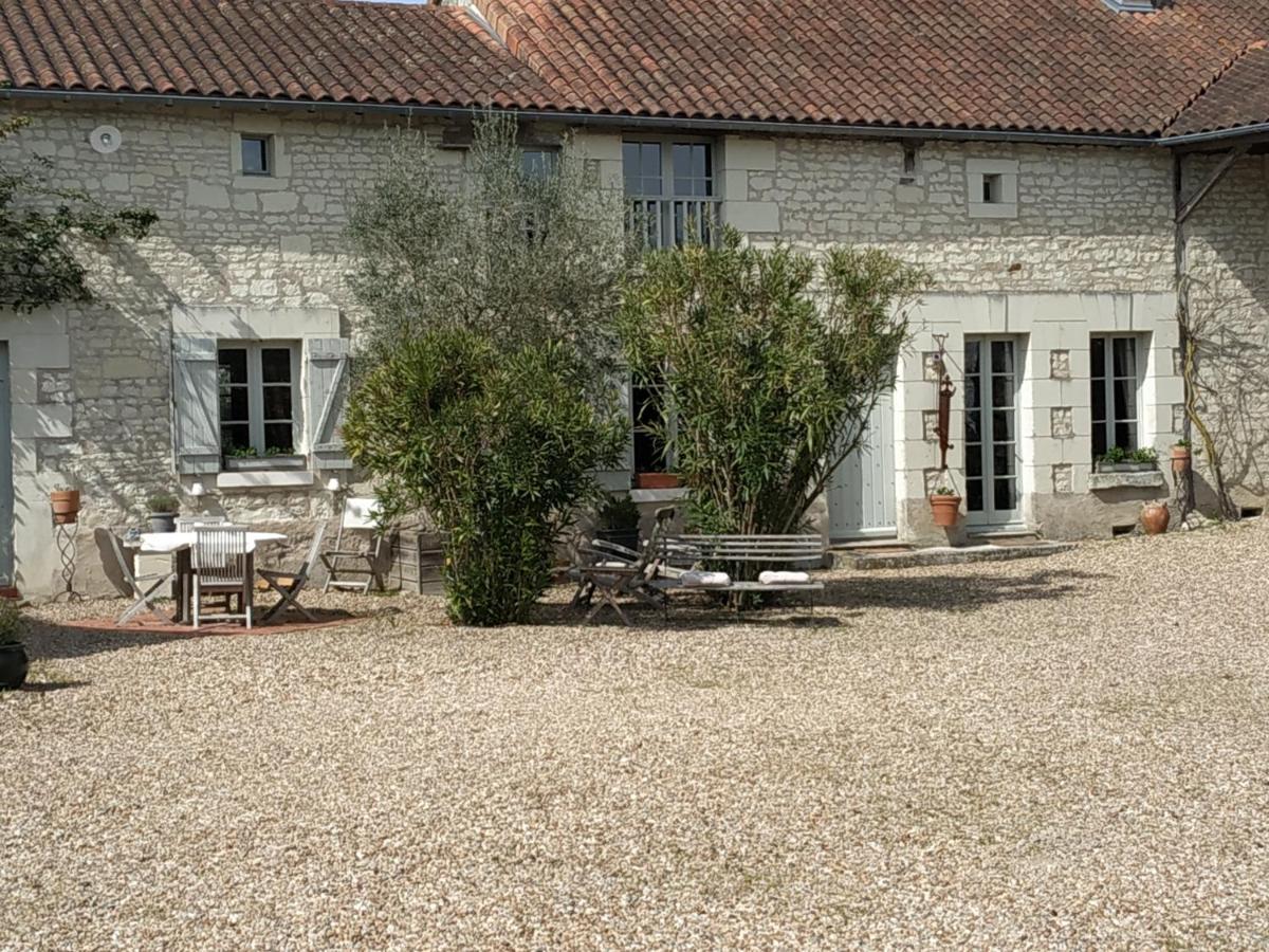Le Clos Des Fayes Berthegon Exterior foto